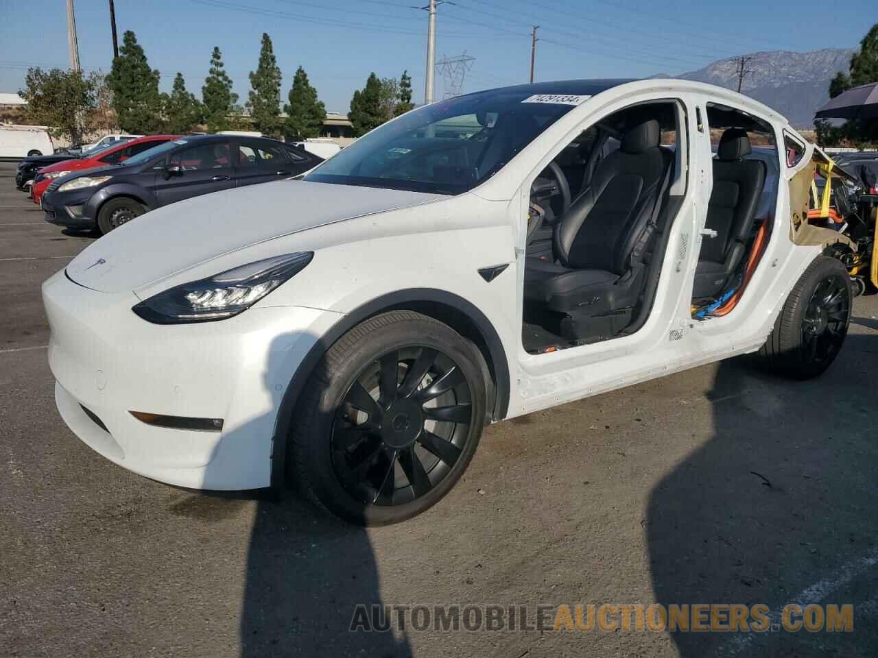 5YJYGAEE4MF159197 TESLA MODEL Y 2021