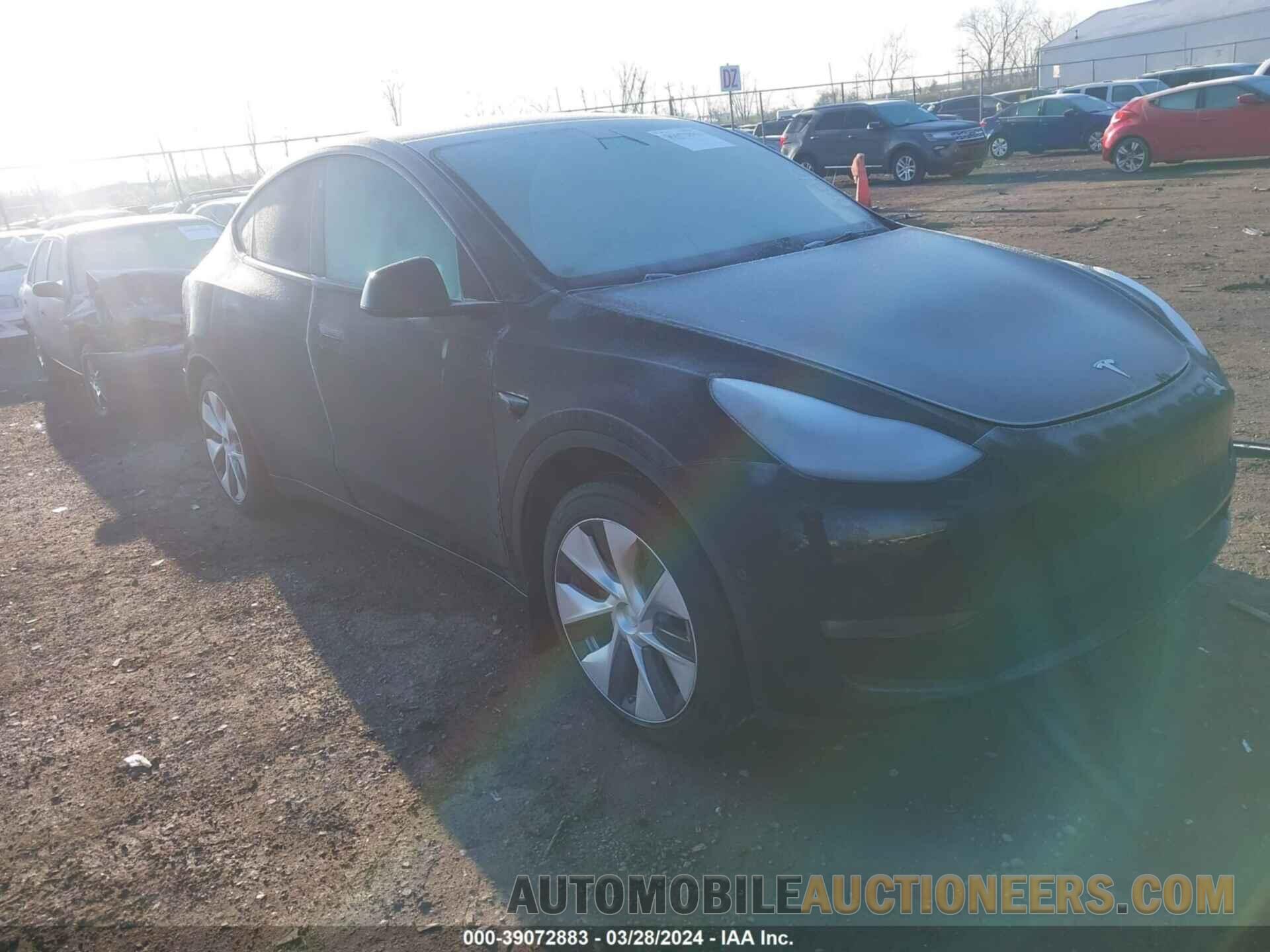 5YJYGAEE4MF188117 TESLA MODEL Y 2021