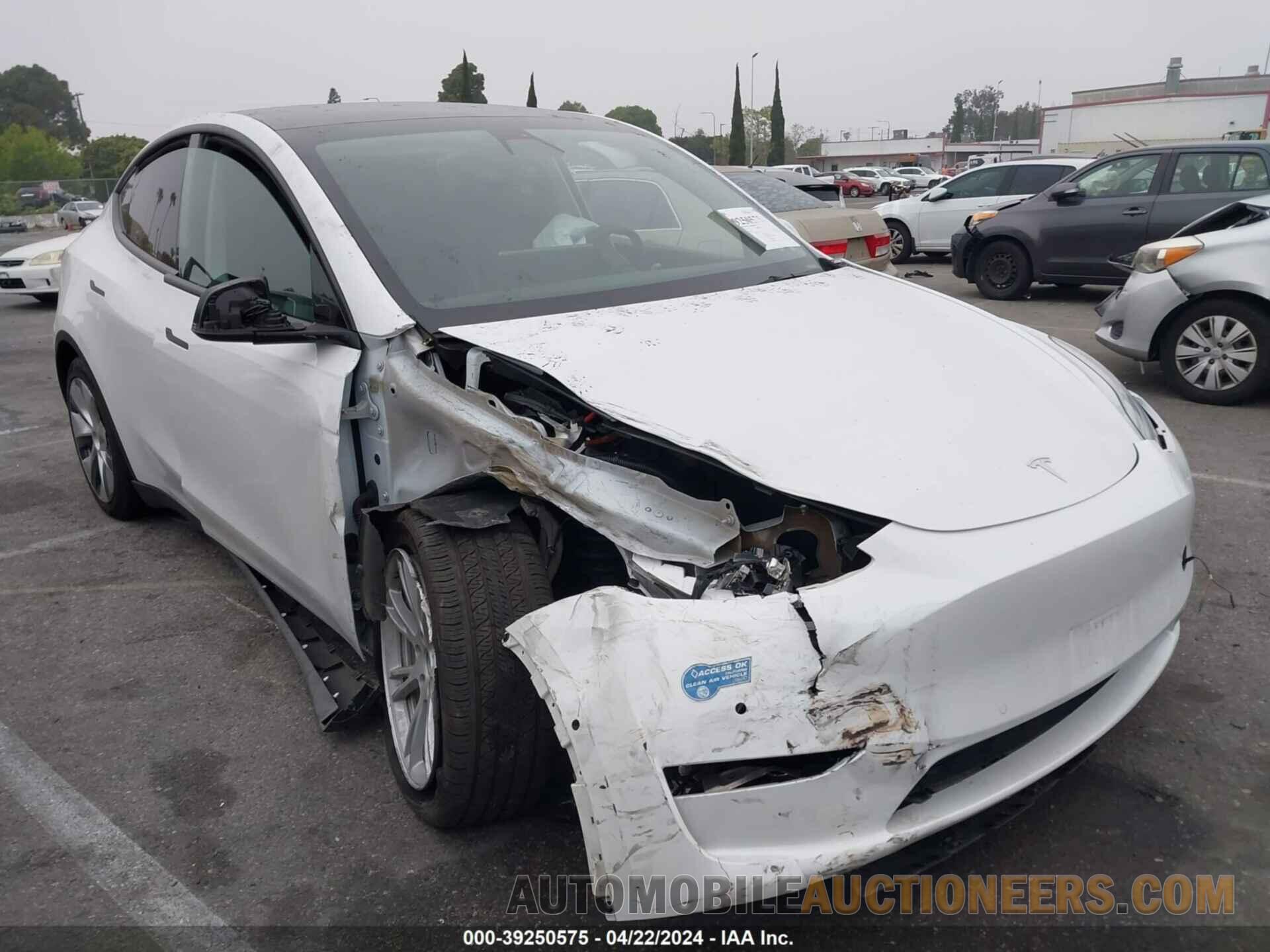 5YJYGAEE4MF243827 TESLA MODEL Y 2021