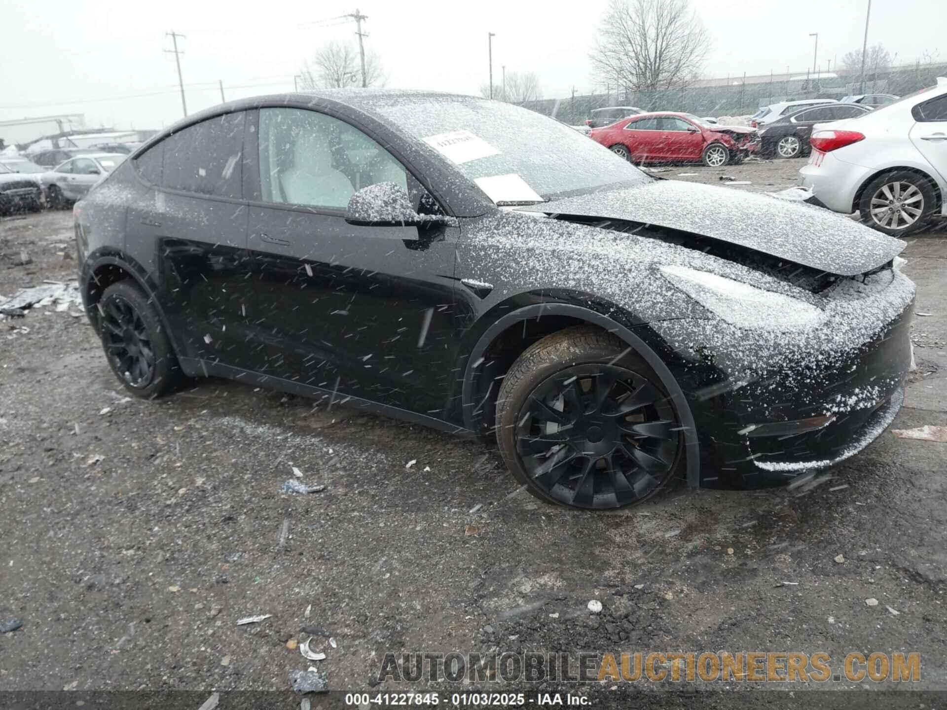 5YJYGAEE5MF228673 TESLA MODEL Y 2021