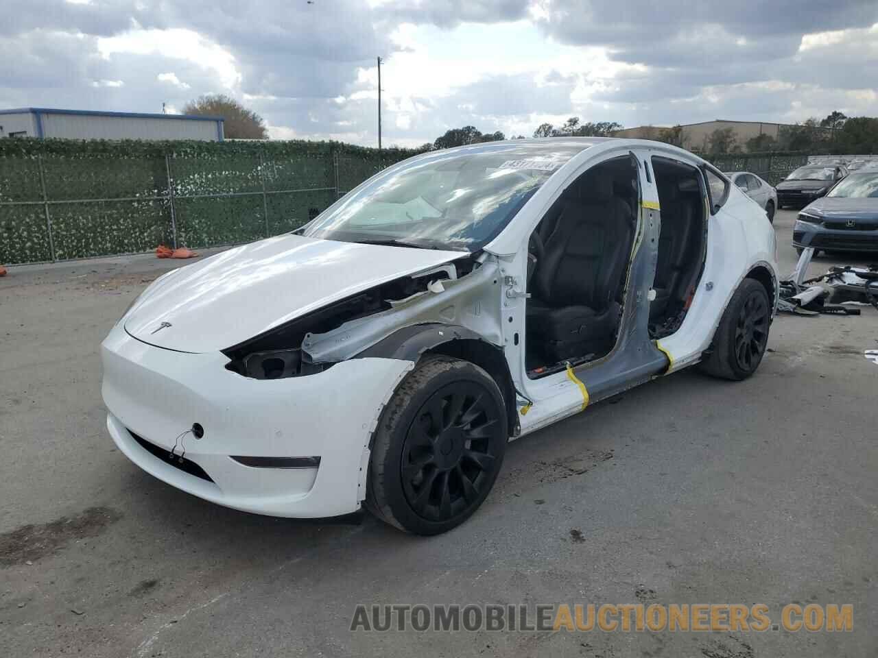 5YJYGAEE6MF136763 TESLA MODEL Y 2021