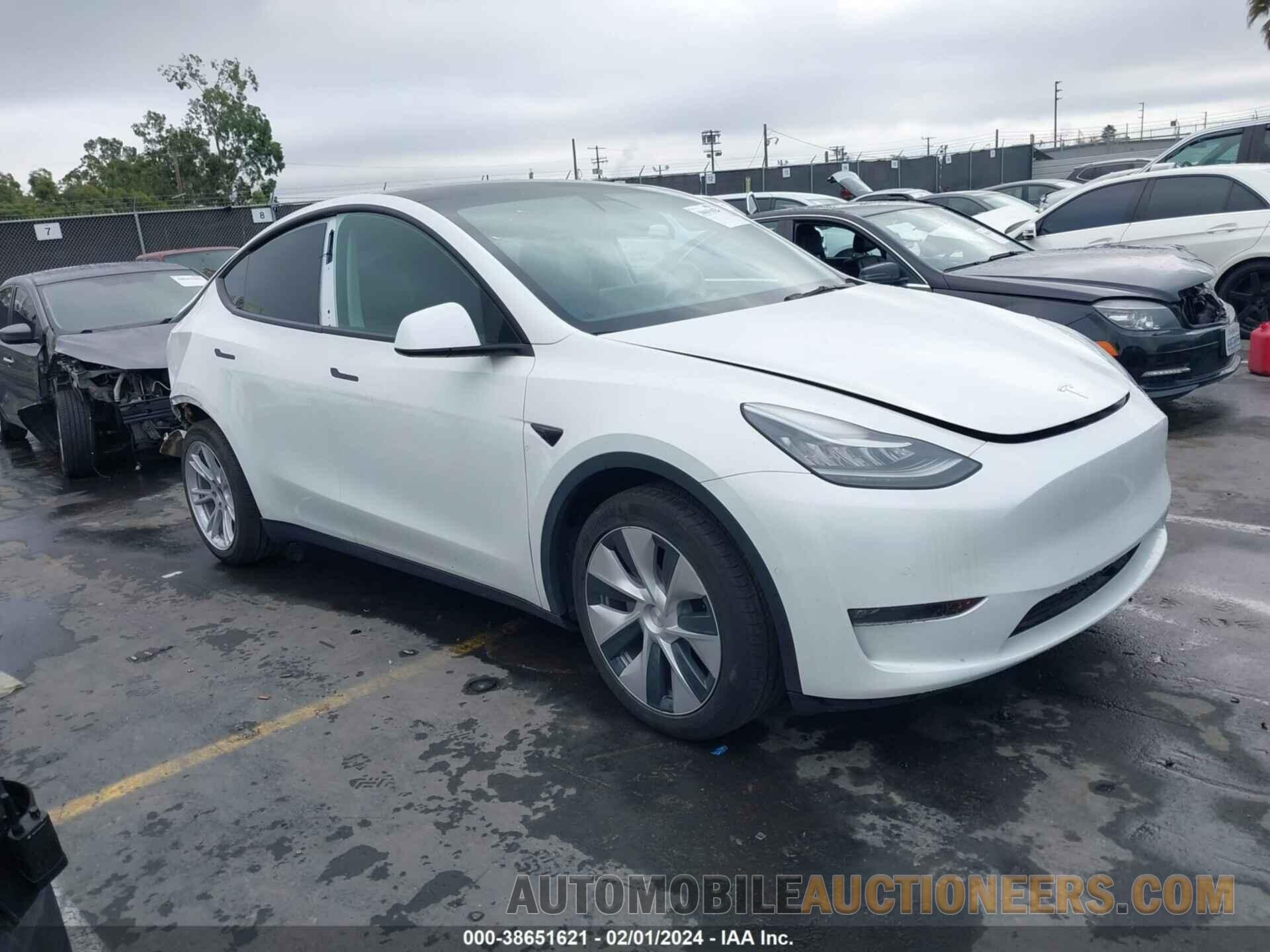 5YJYGAEE6MF180326 TESLA MODEL Y 2021