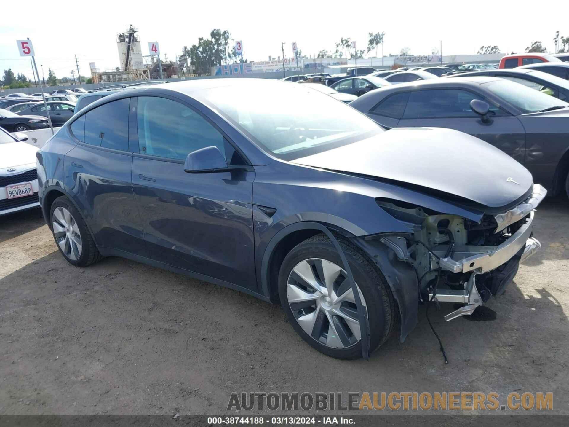 5YJYGAEE6MF270592 TESLA MODEL Y 2021