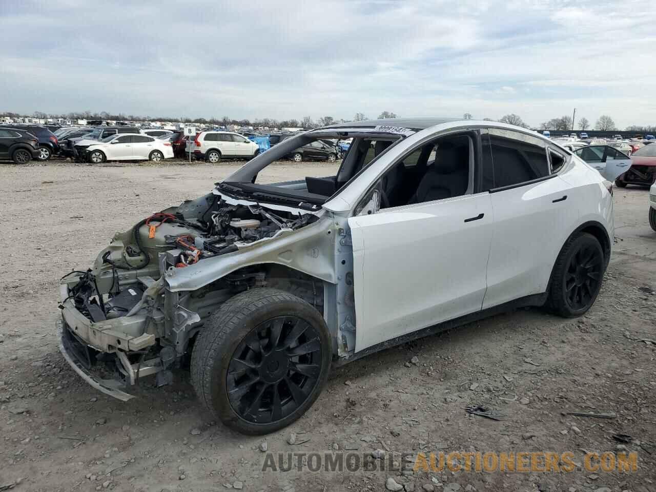 5YJYGAEE9MF143884 TESLA MODEL Y 2021