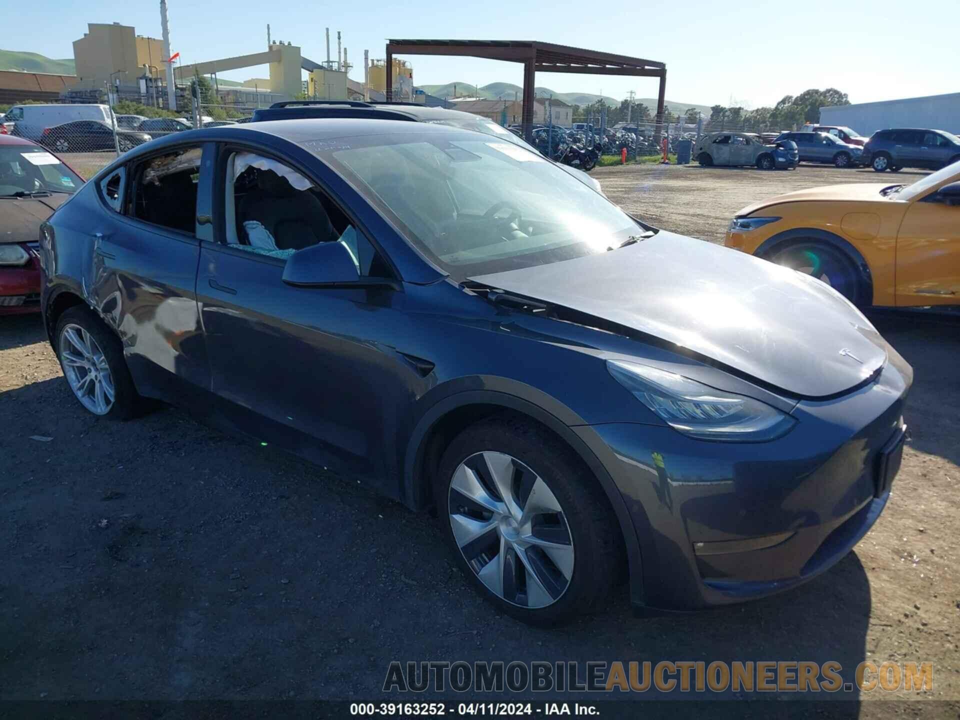 5YJYGAEE9MF159857 TESLA MODEL Y 2021