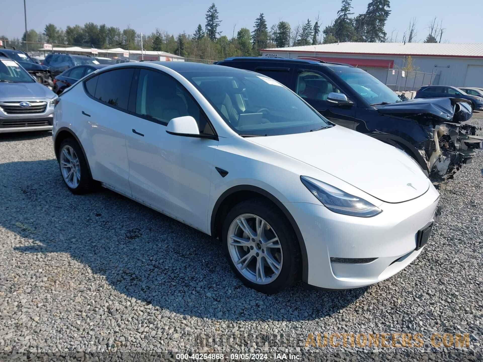 5YJYGAEEXMF204529 TESLA MODEL Y 2021