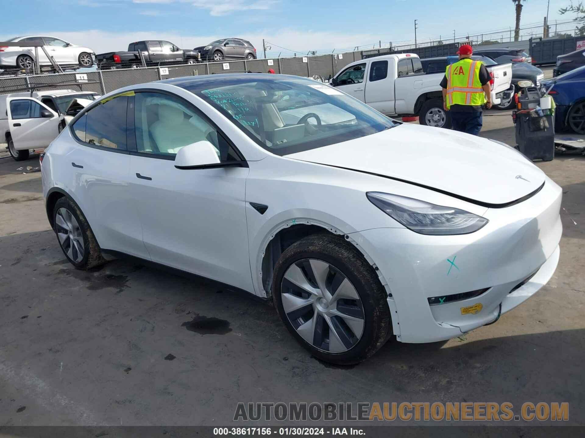 5YJYGDED0MF163000 TESLA MODEL Y 2021