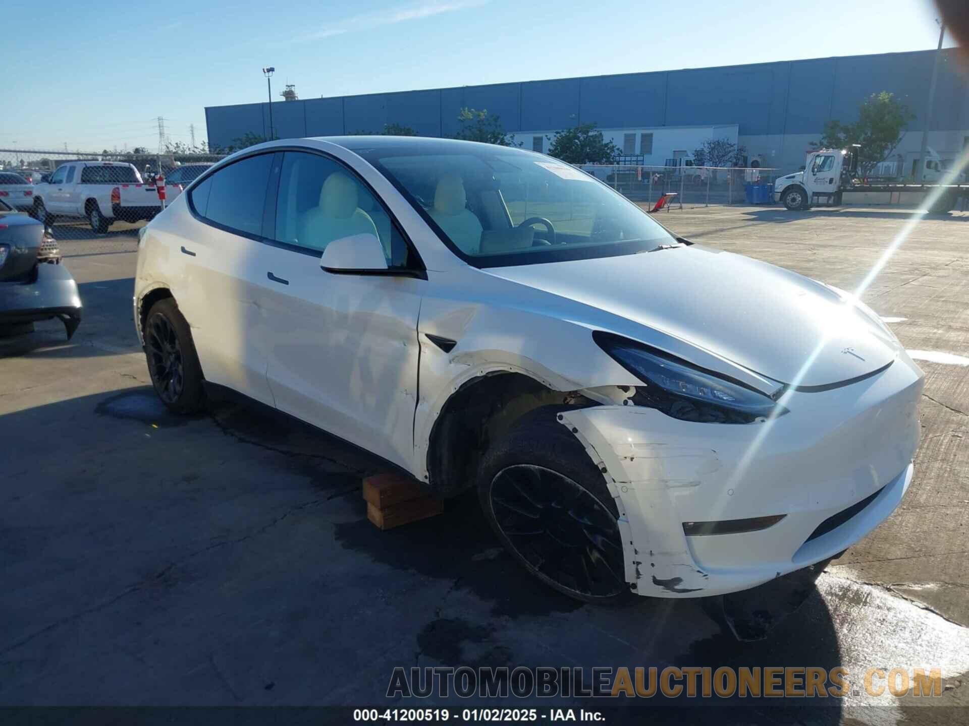 5YJYGDED4MF123311 TESLA MODEL Y 2021