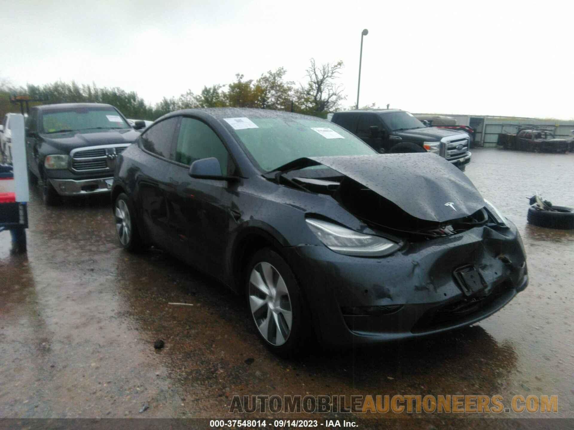 5YJYGDED5MF114634 TESLA MODEL Y 2021