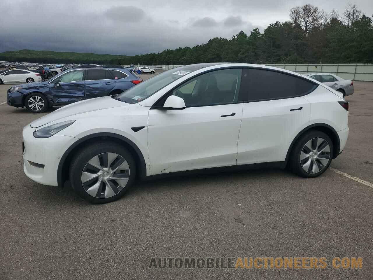 5YJYGDED8MF110724 TESLA MODEL Y 2021