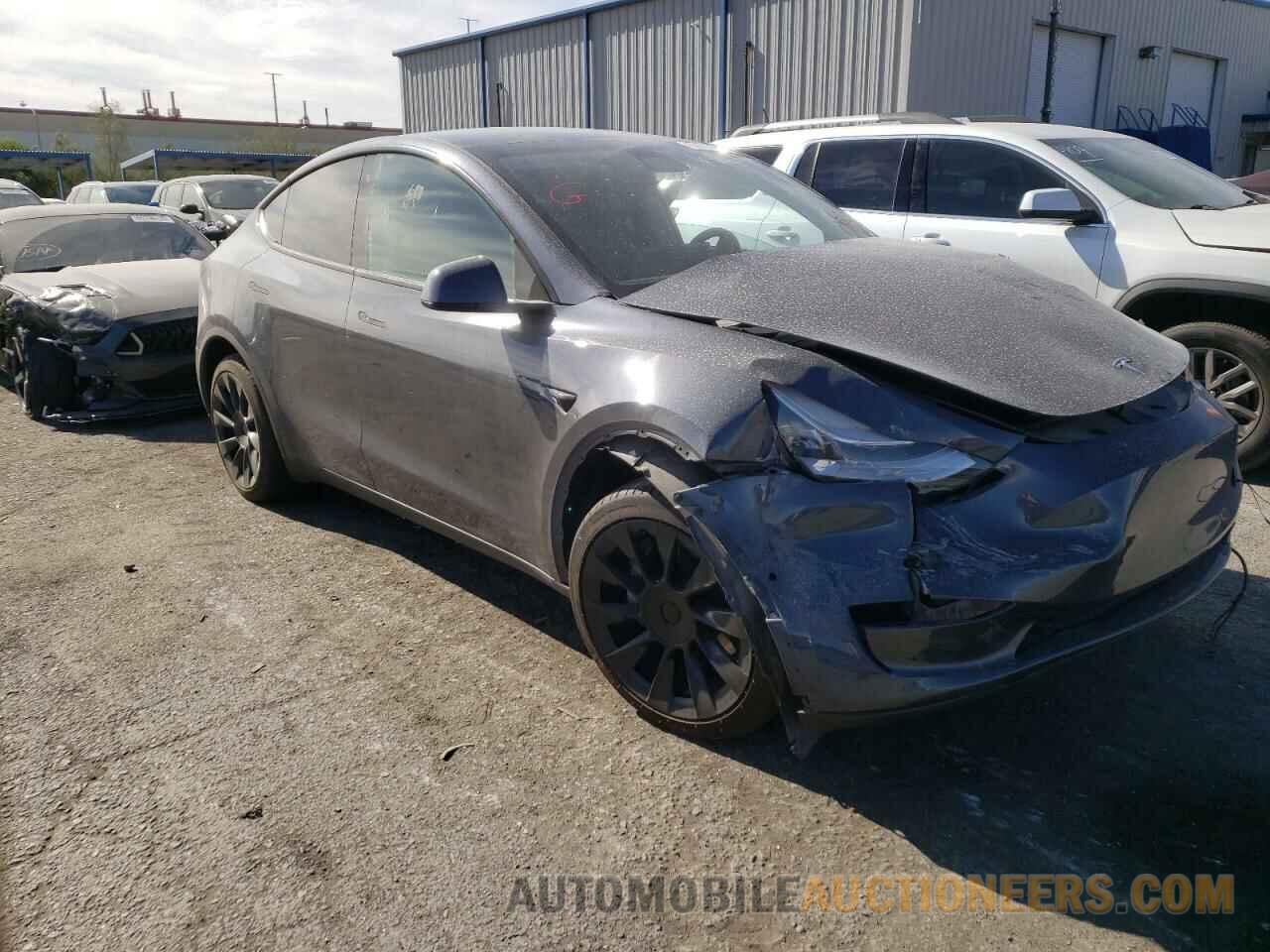 5YJYGDEE0LF037923 TESLA MODEL Y 2020