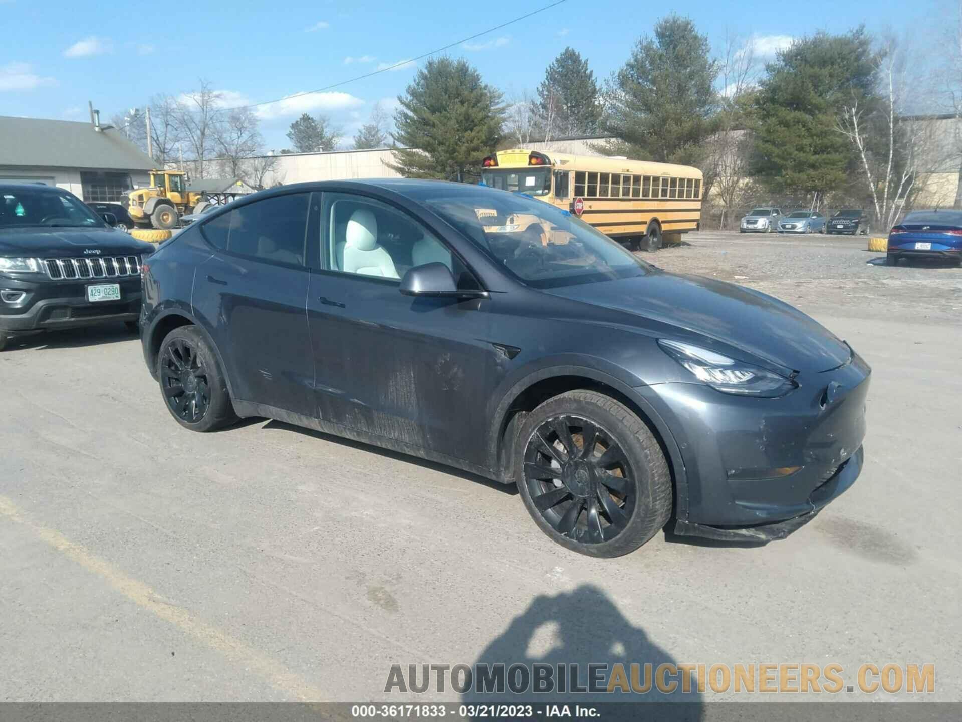 5YJYGDEE0LF042040 TESLA MODEL Y 2020