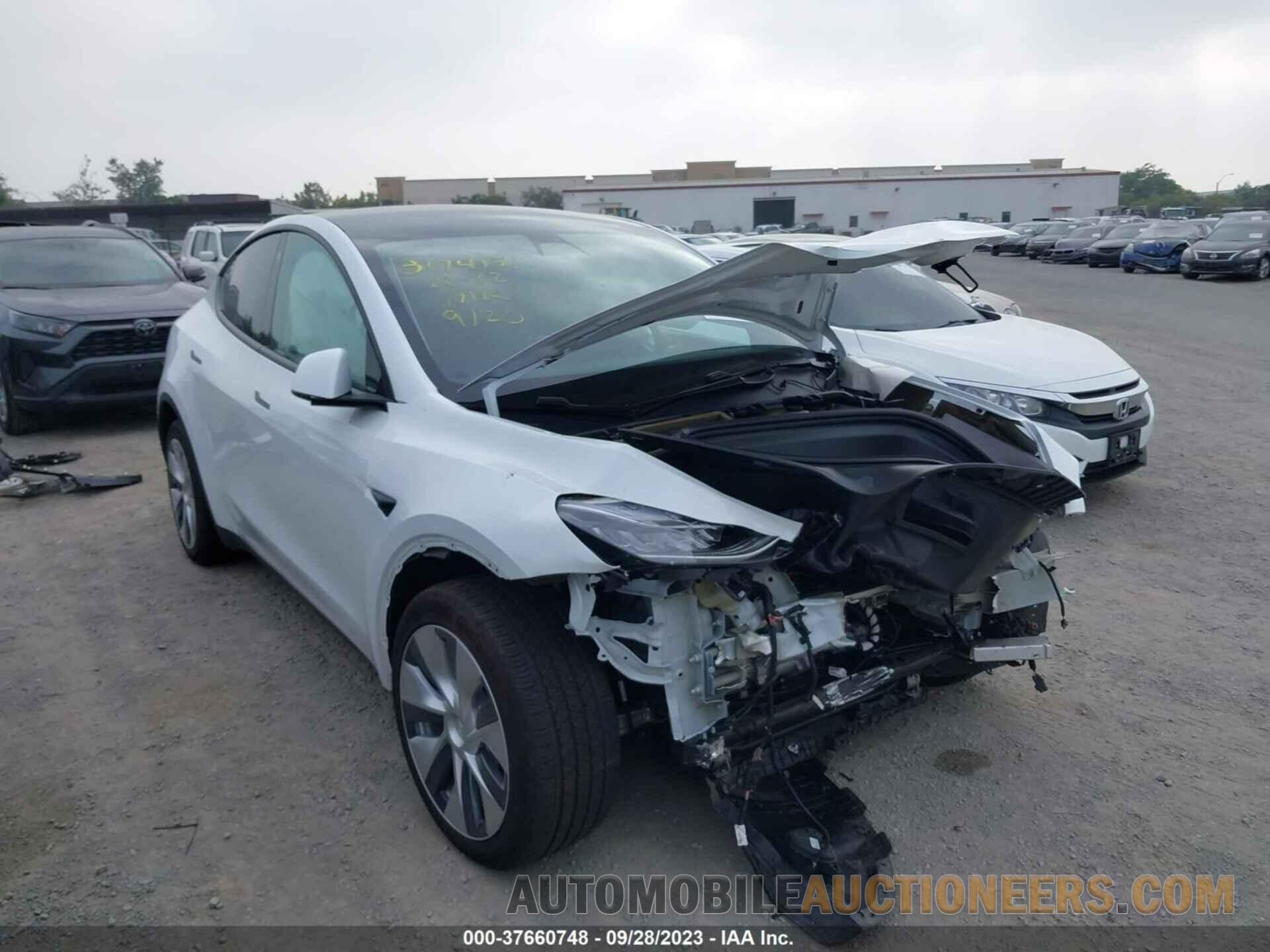 5YJYGDEE0MF086525 TESLA MODEL Y 2021