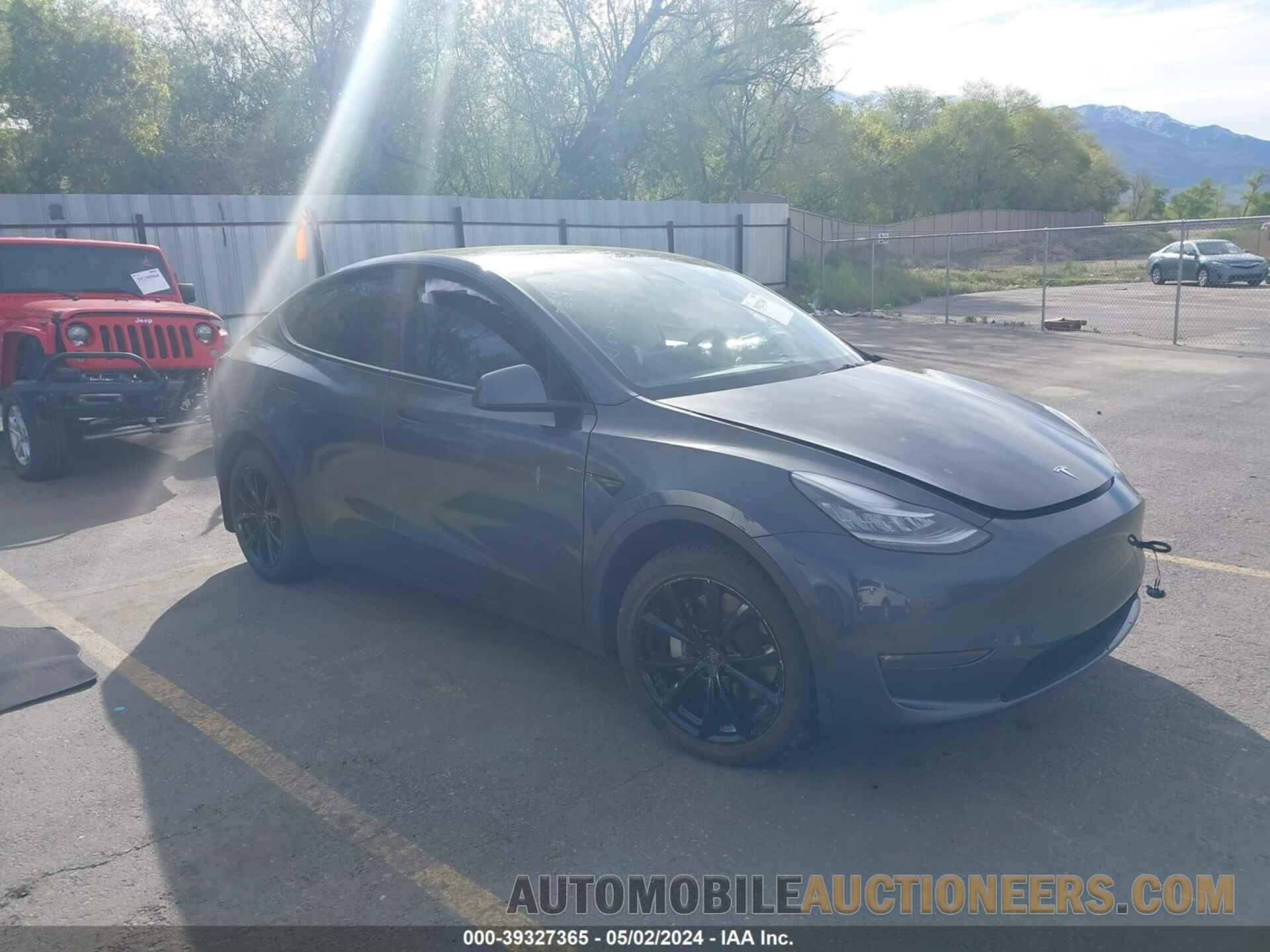 5YJYGDEE0MF131267 TESLA MODEL Y 2021