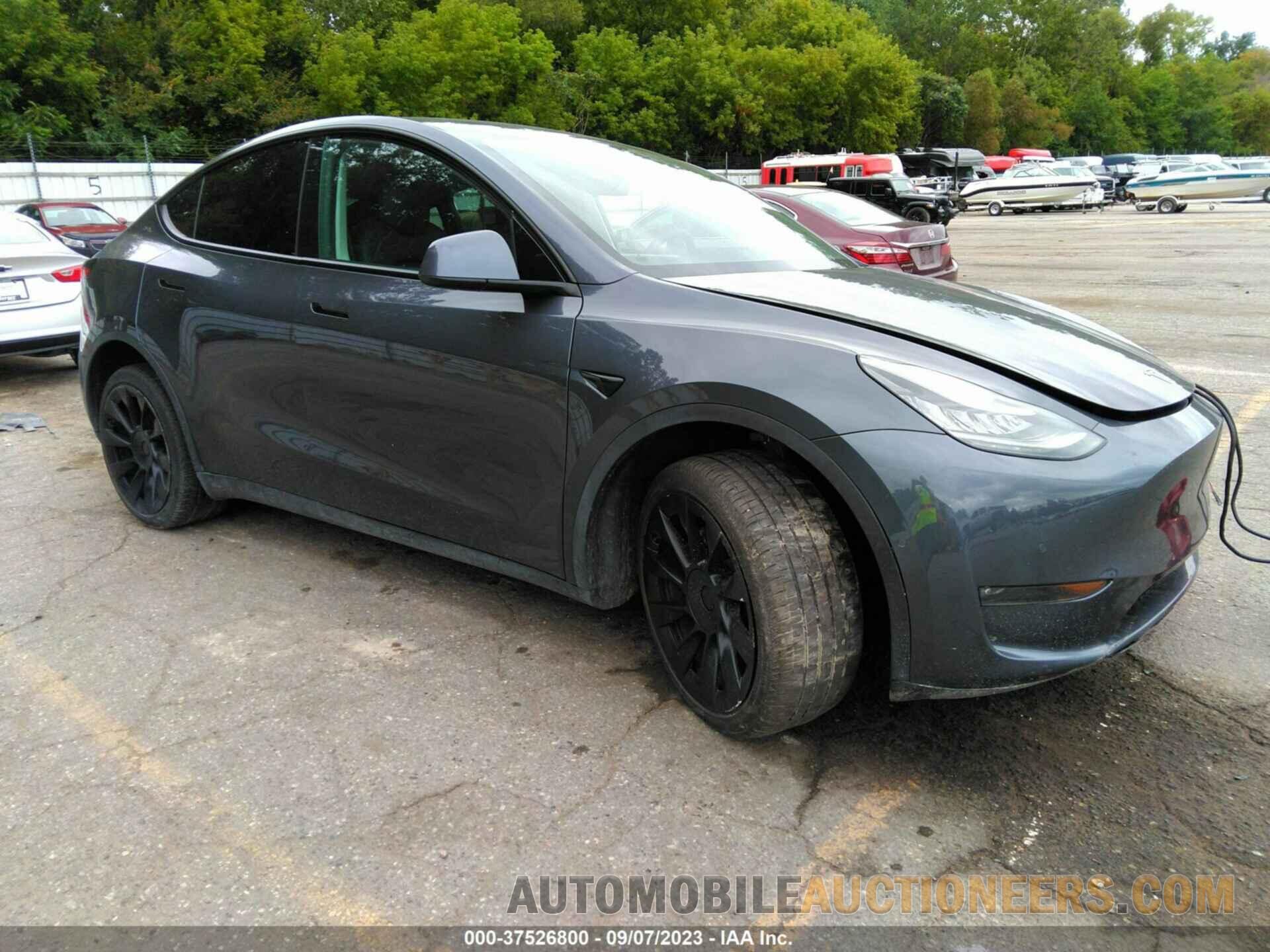 5YJYGDEE1LF008236 TESLA MODEL Y 2020