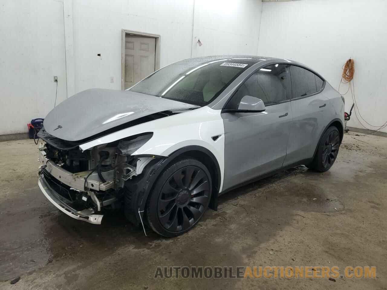 5YJYGDEE1LF034240 TESLA MODEL Y 2020