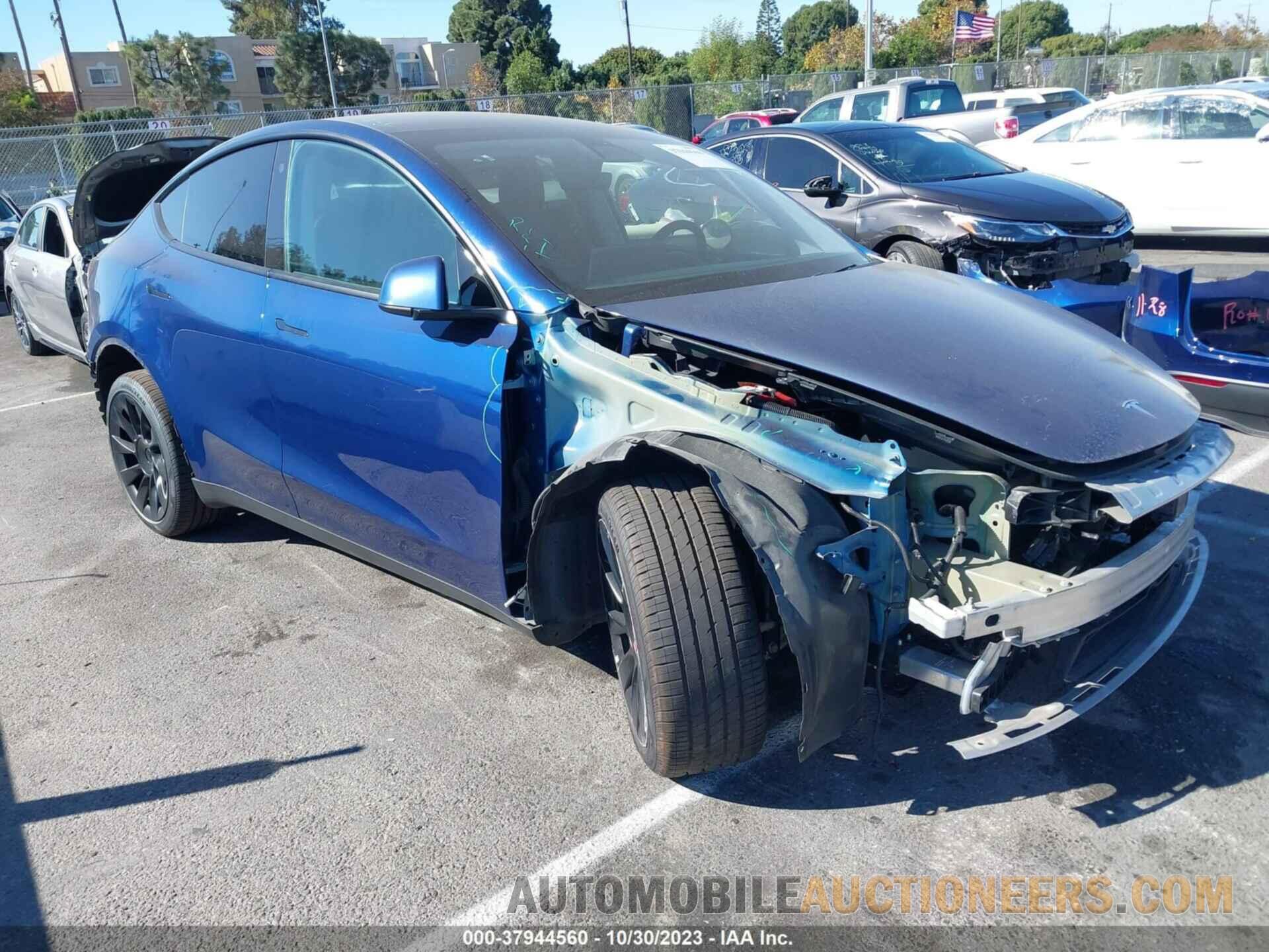 5YJYGDEE1MF073699 TESLA MODEL Y 2021