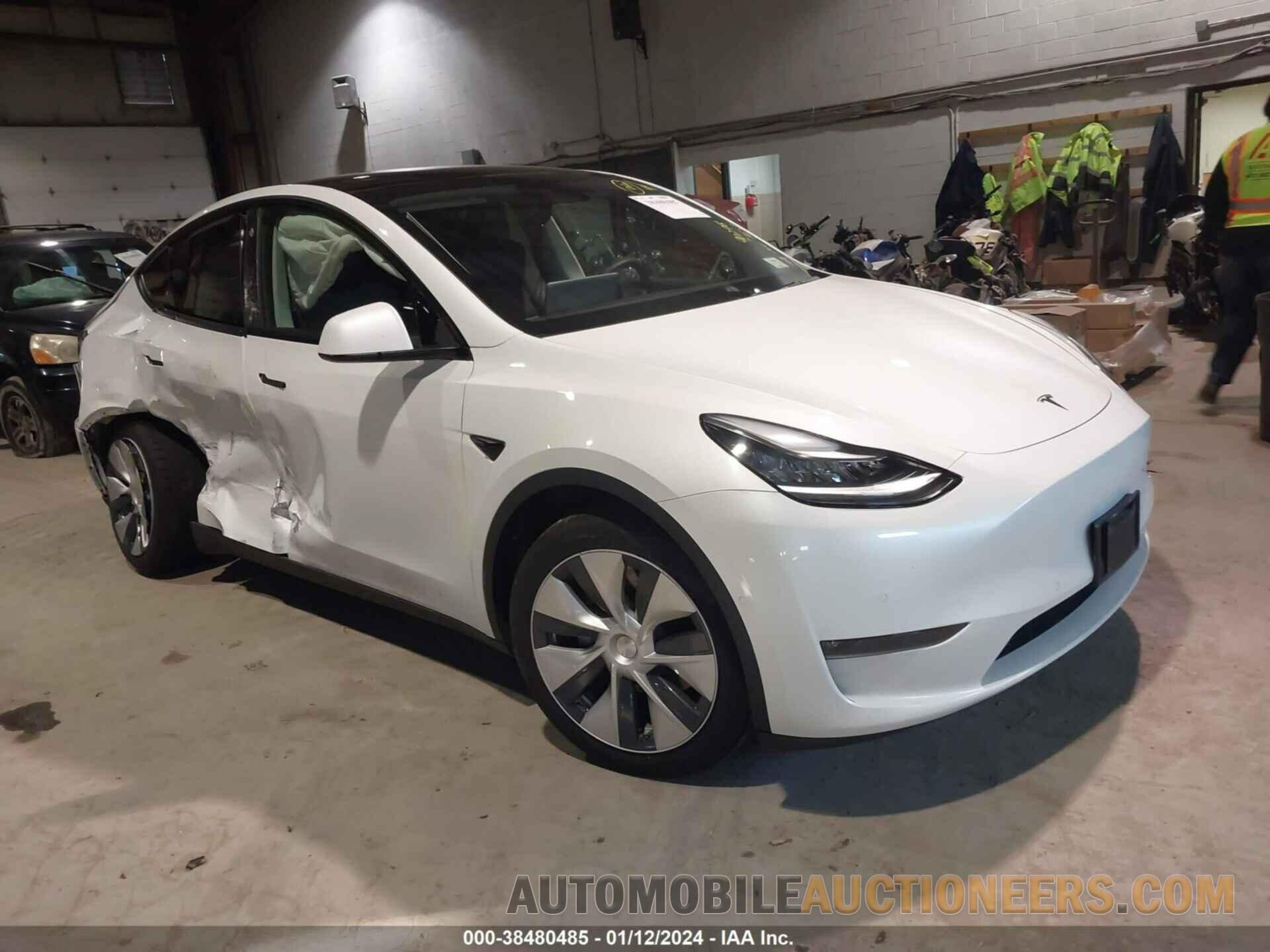 5YJYGDEE1MF082354 TESLA MODEL Y 2021