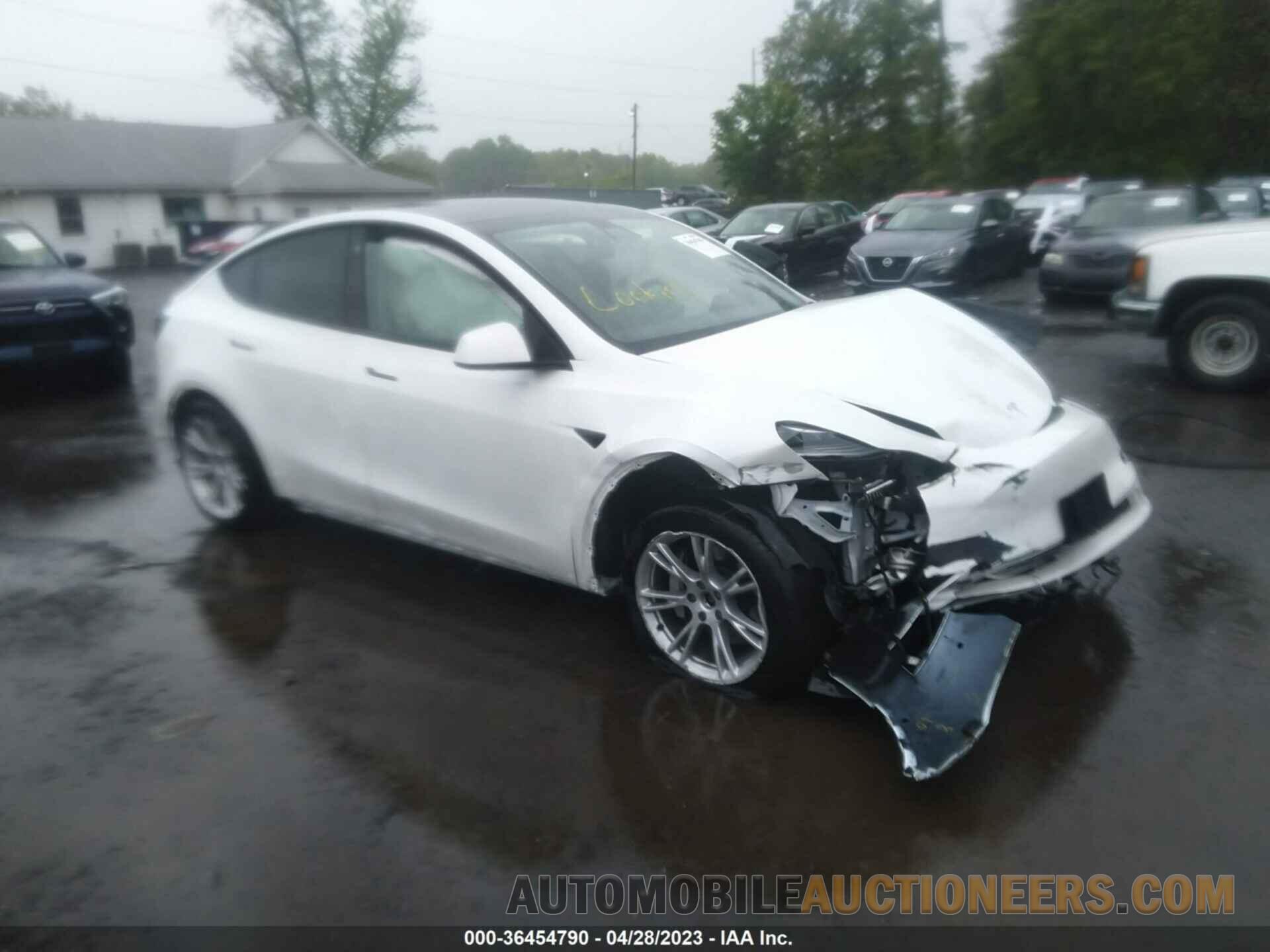 5YJYGDEE1MF109987 TESLA MODEL Y 2021