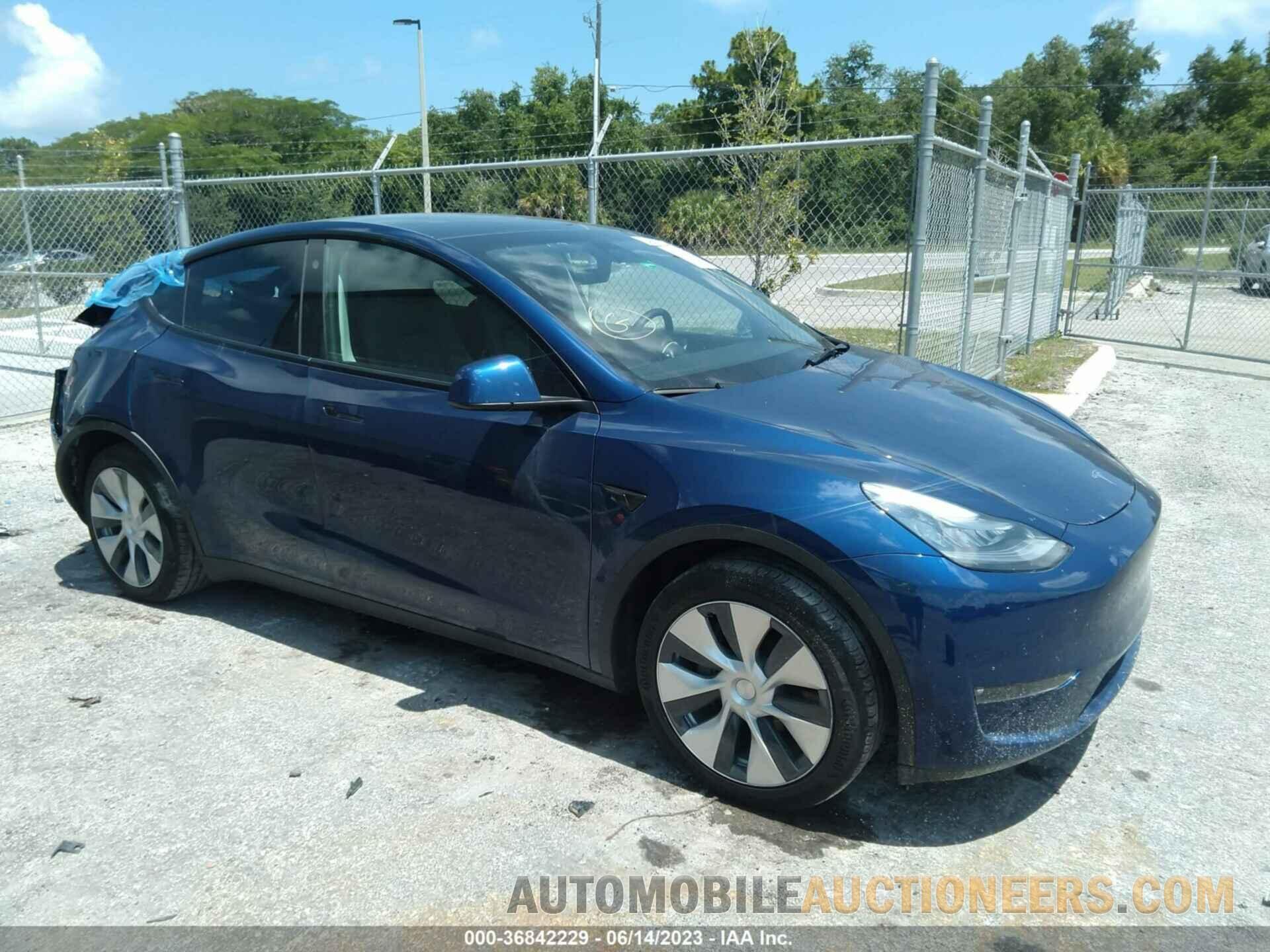 5YJYGDEE1MF174726 TESLA MODEL Y 2021