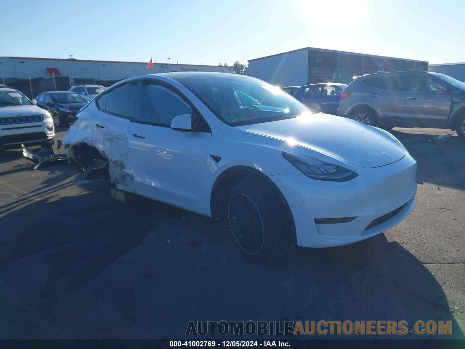 5YJYGDEE1MF174869 TESLA MODEL Y 2021