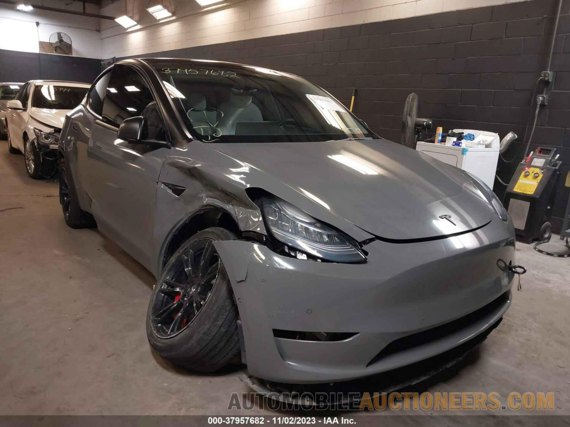 5YJYGDEE1MF224461 TESLA MODEL Y 2021