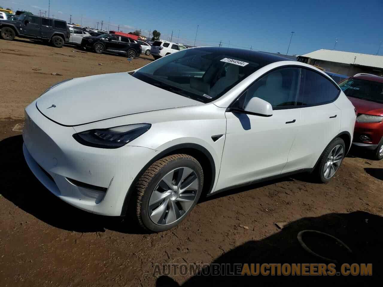 5YJYGDEE2MF088017 TESLA MODEL Y 2021