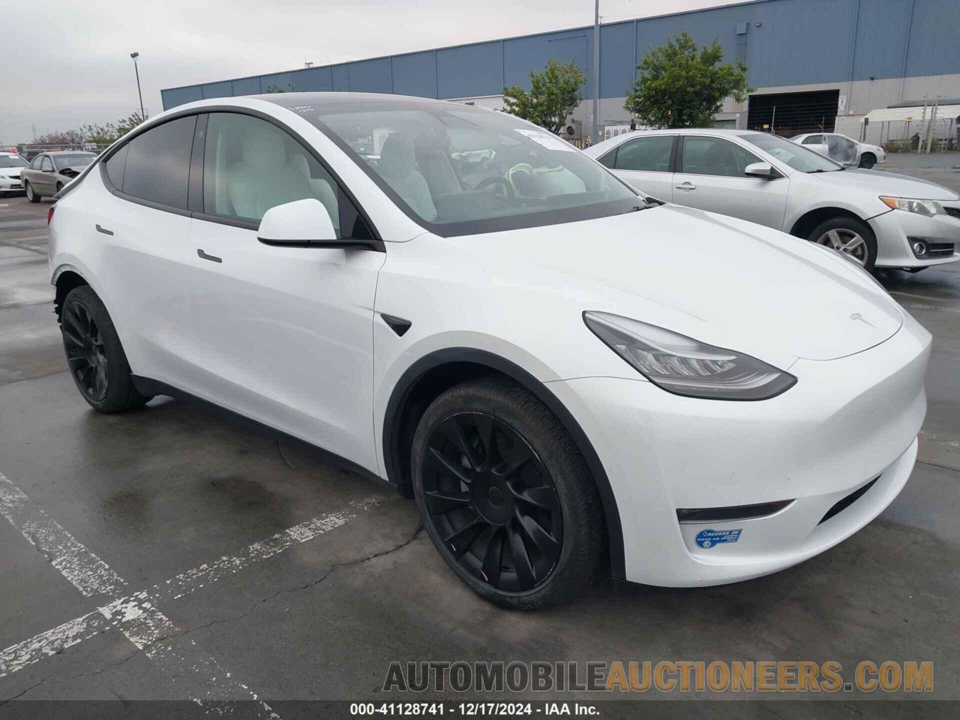 5YJYGDEE2MF095744 TESLA MODEL Y 2021