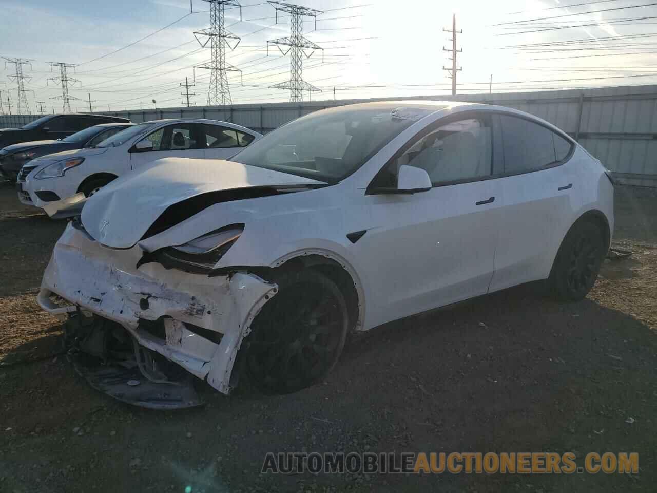 5YJYGDEE2MF124014 TESLA MODEL Y 2021