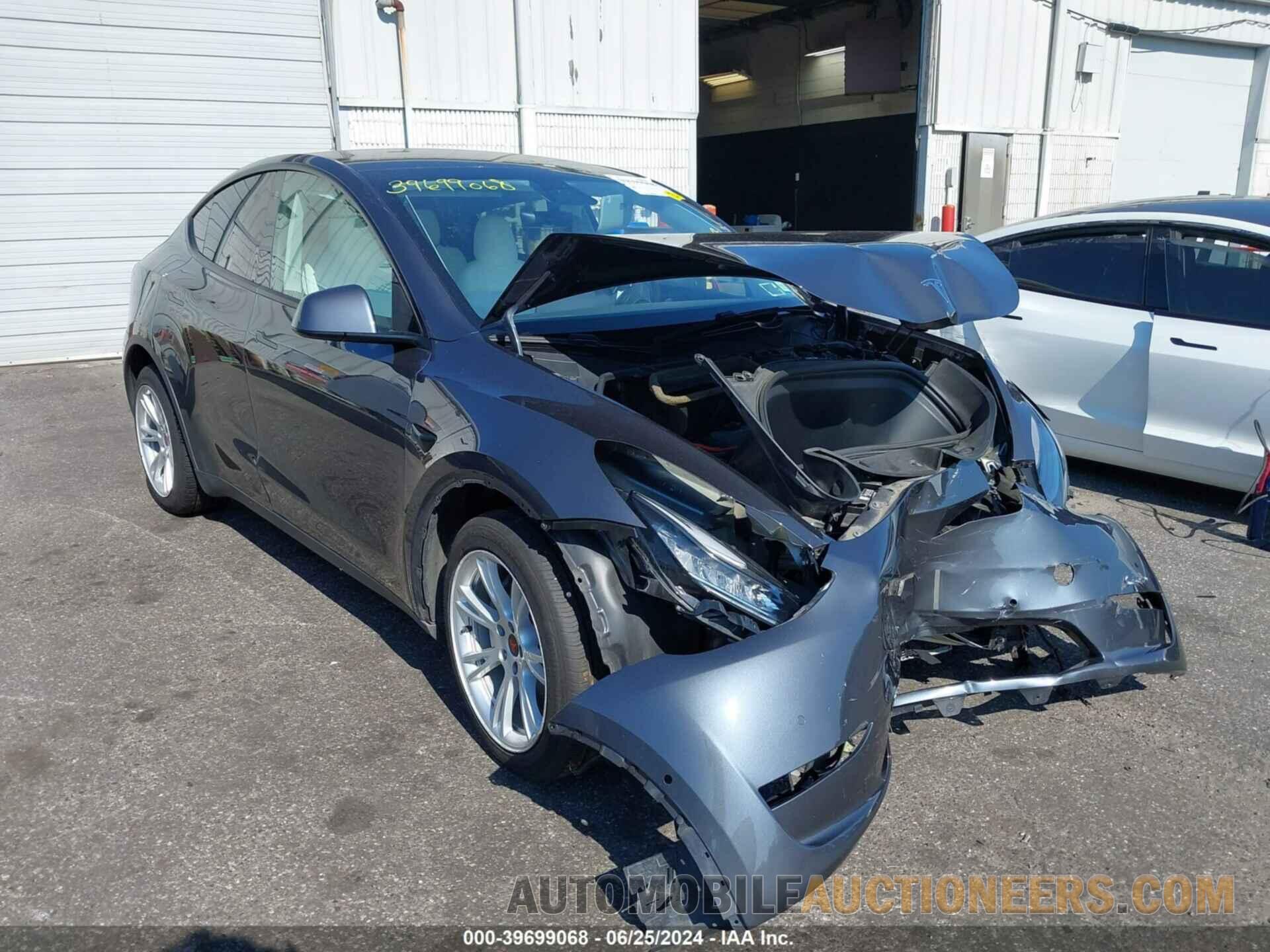 5YJYGDEE3MF070285 TESLA MODEL Y 2021