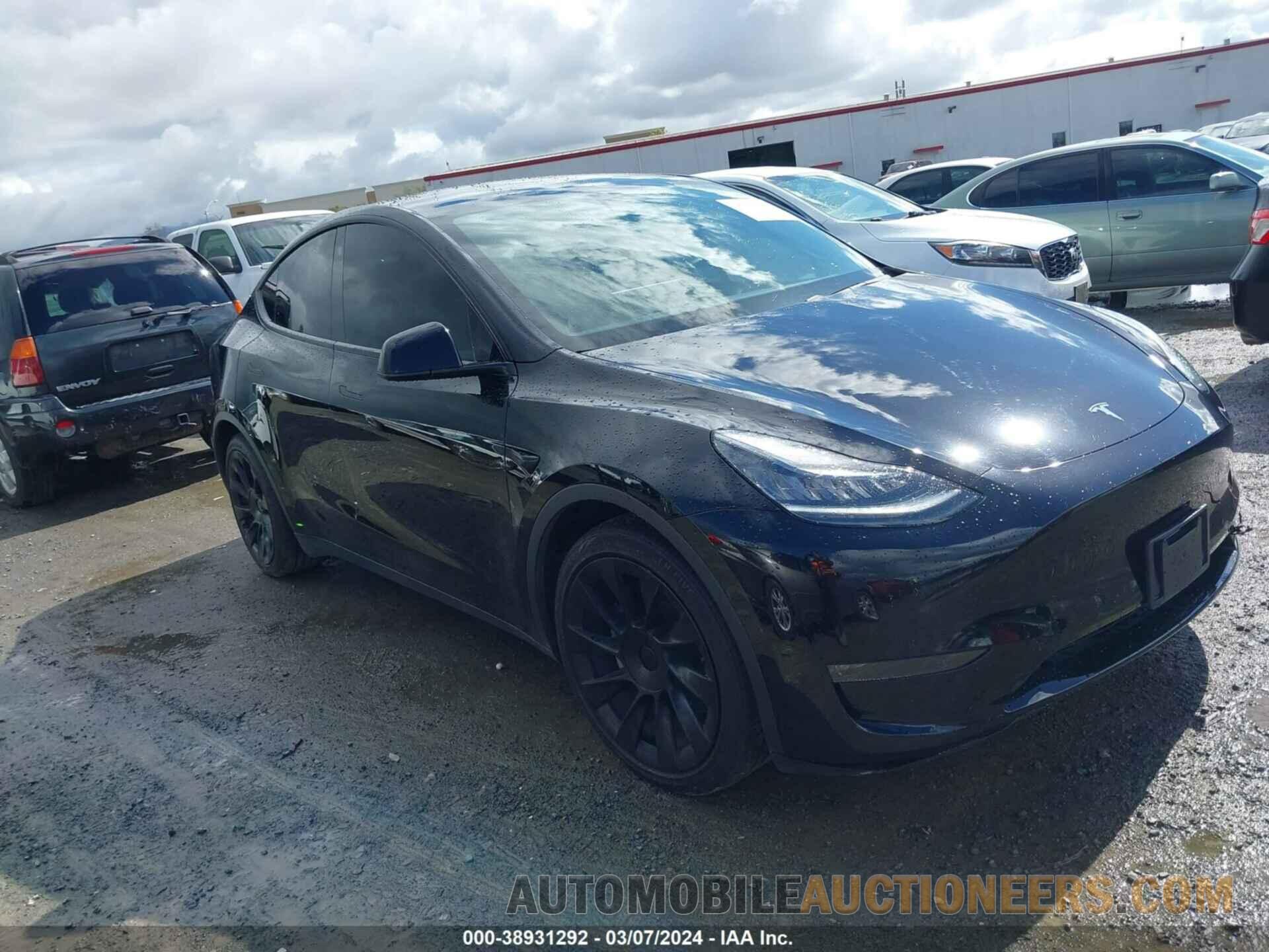 5YJYGDEE3MF084686 TESLA MODEL Y 2021