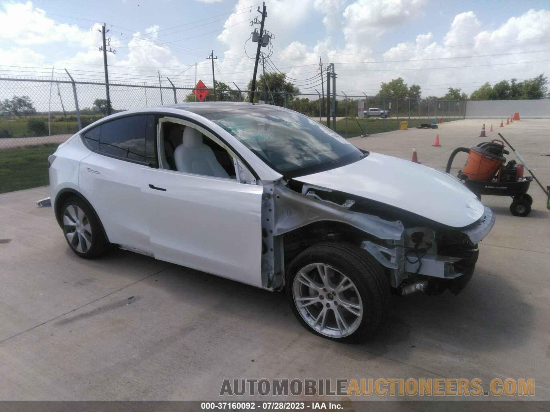 5YJYGDEE3MF090052 TESLA MODEL Y 2021