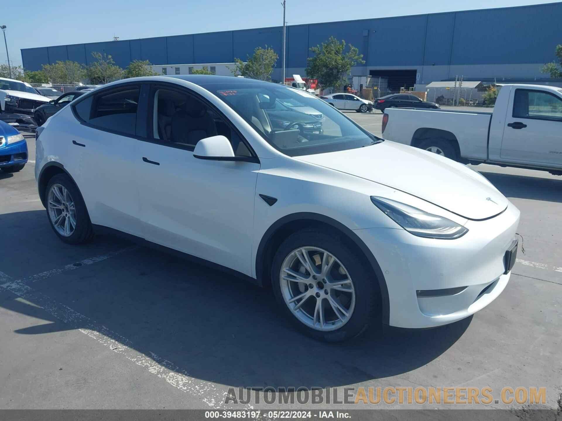 5YJYGDEE3MF090228 TESLA MODEL Y 2021