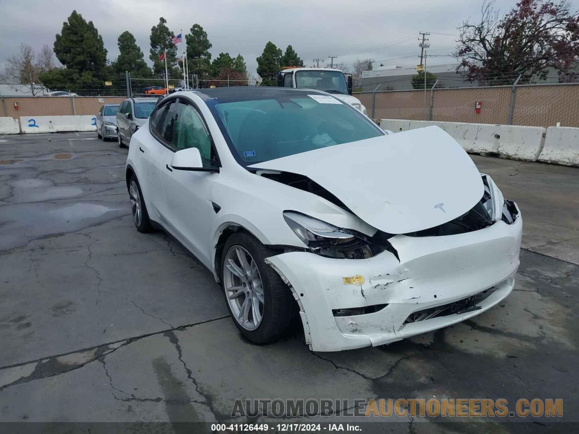 5YJYGDEE3MF160925 TESLA MODEL Y 2021