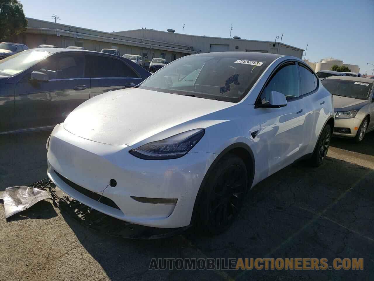 5YJYGDEE4MF098824 TESLA MODEL Y 2021