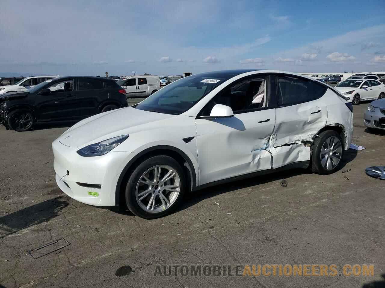 5YJYGDEE4MF275078 TESLA MODEL Y 2021