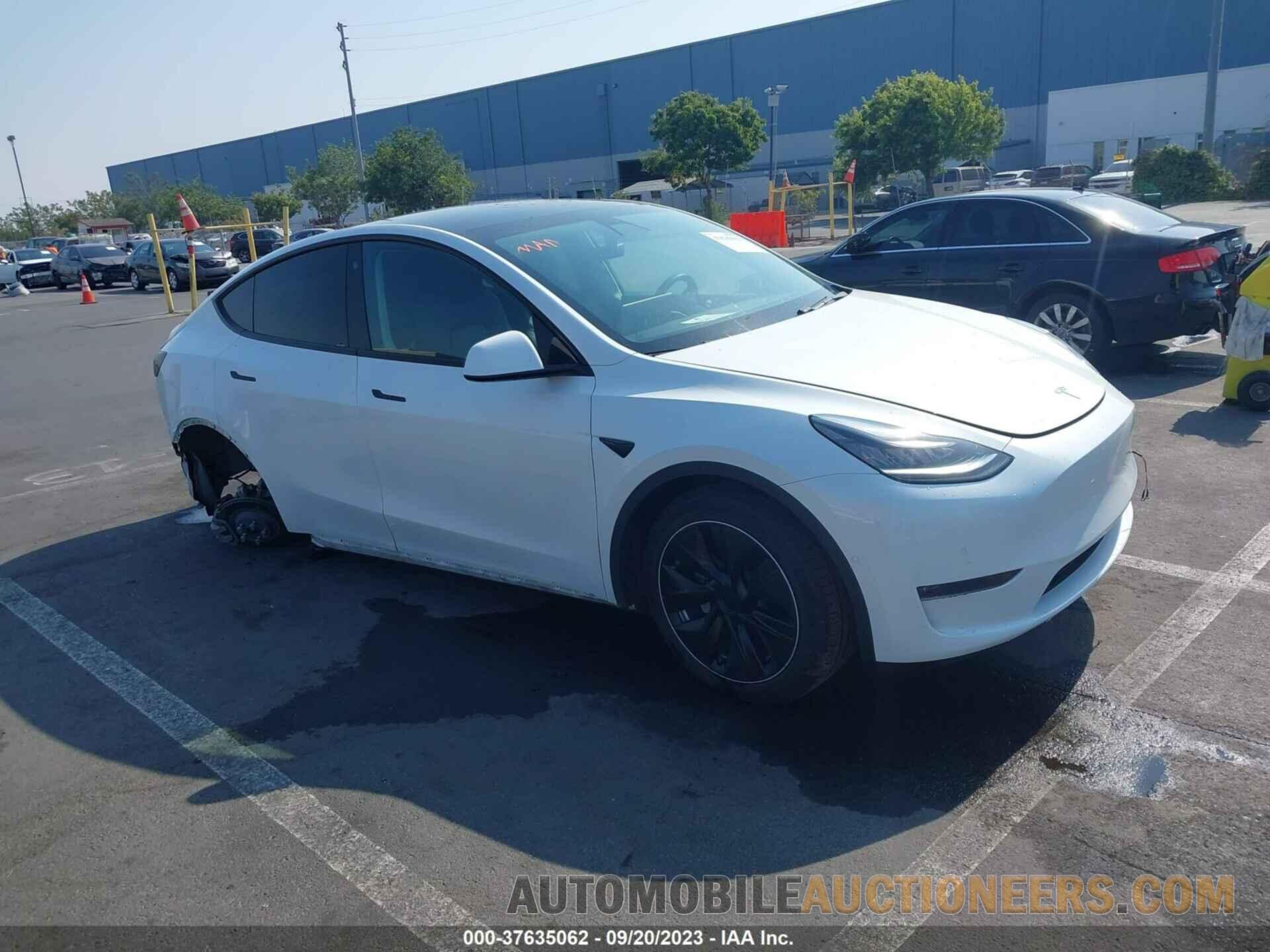 5YJYGDEE5LF015402 TESLA MODEL Y 2020