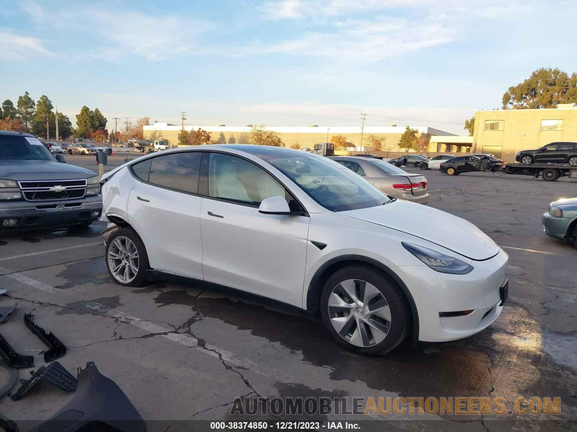 5YJYGDEE5MF060860 TESLA MODEL Y 2021