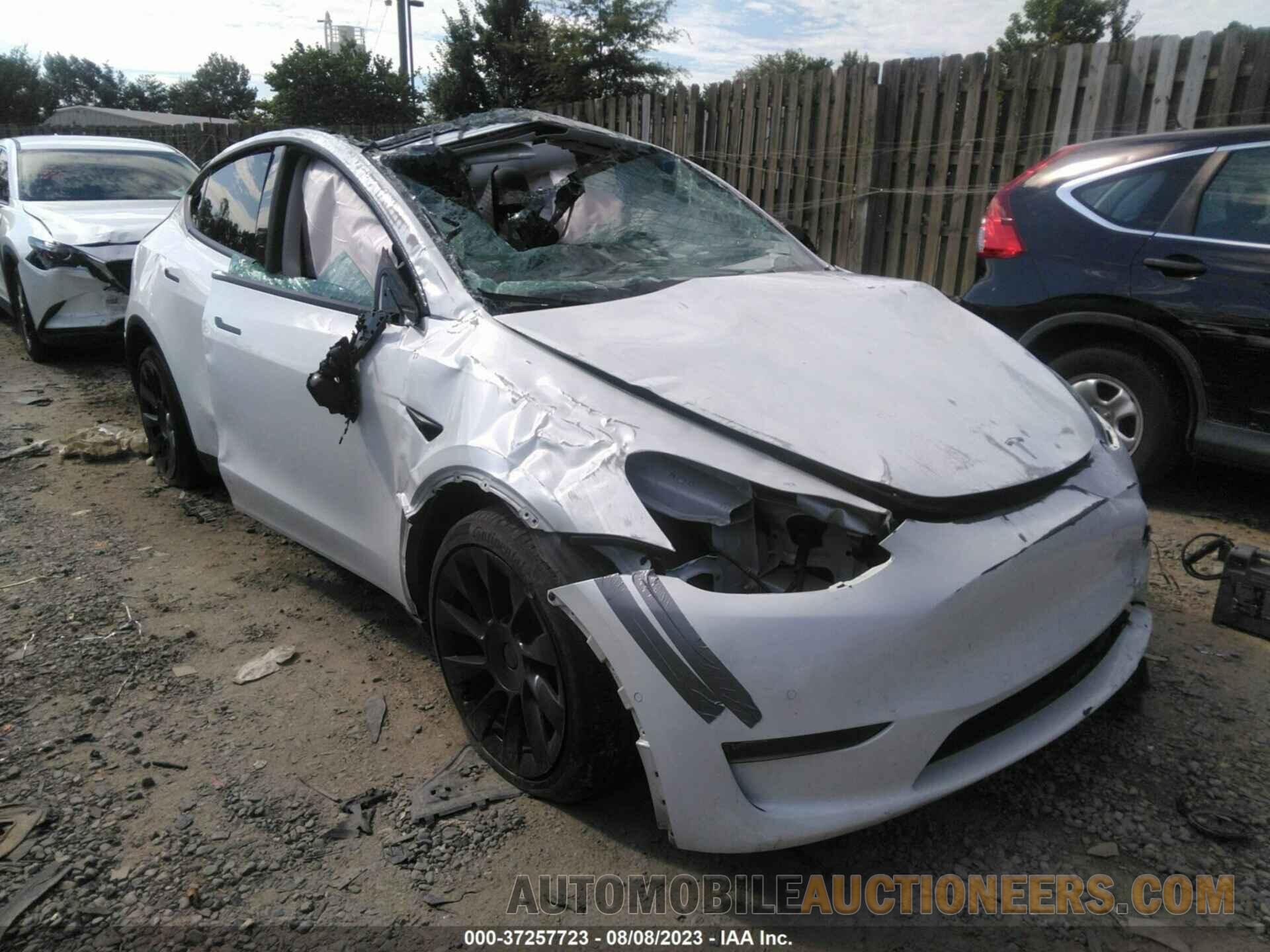 5YJYGDEE5MF077058 TESLA MODEL Y 2021