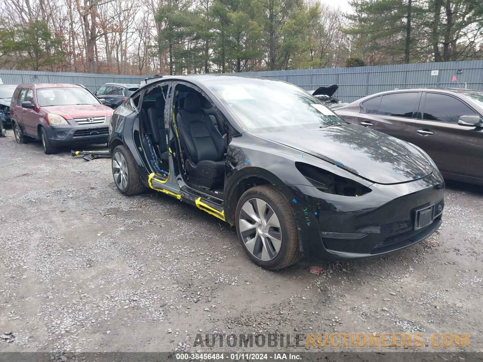 5YJYGDEE5MF082132 TESLA MODEL Y 2021