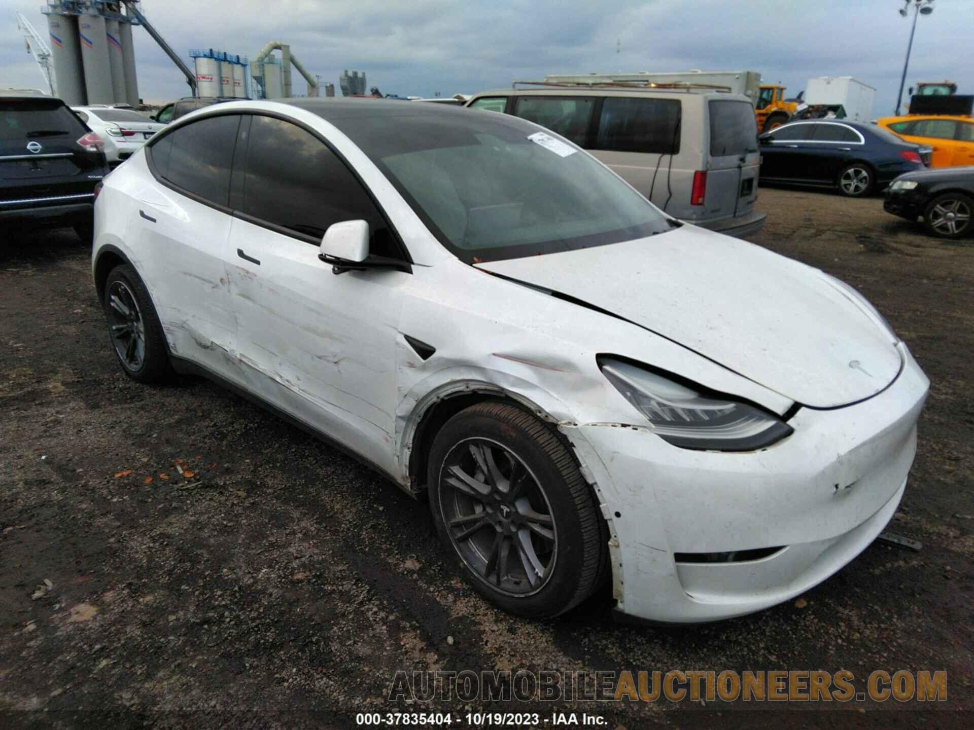 5YJYGDEE5MF130700 TESLA MODEL Y 2021