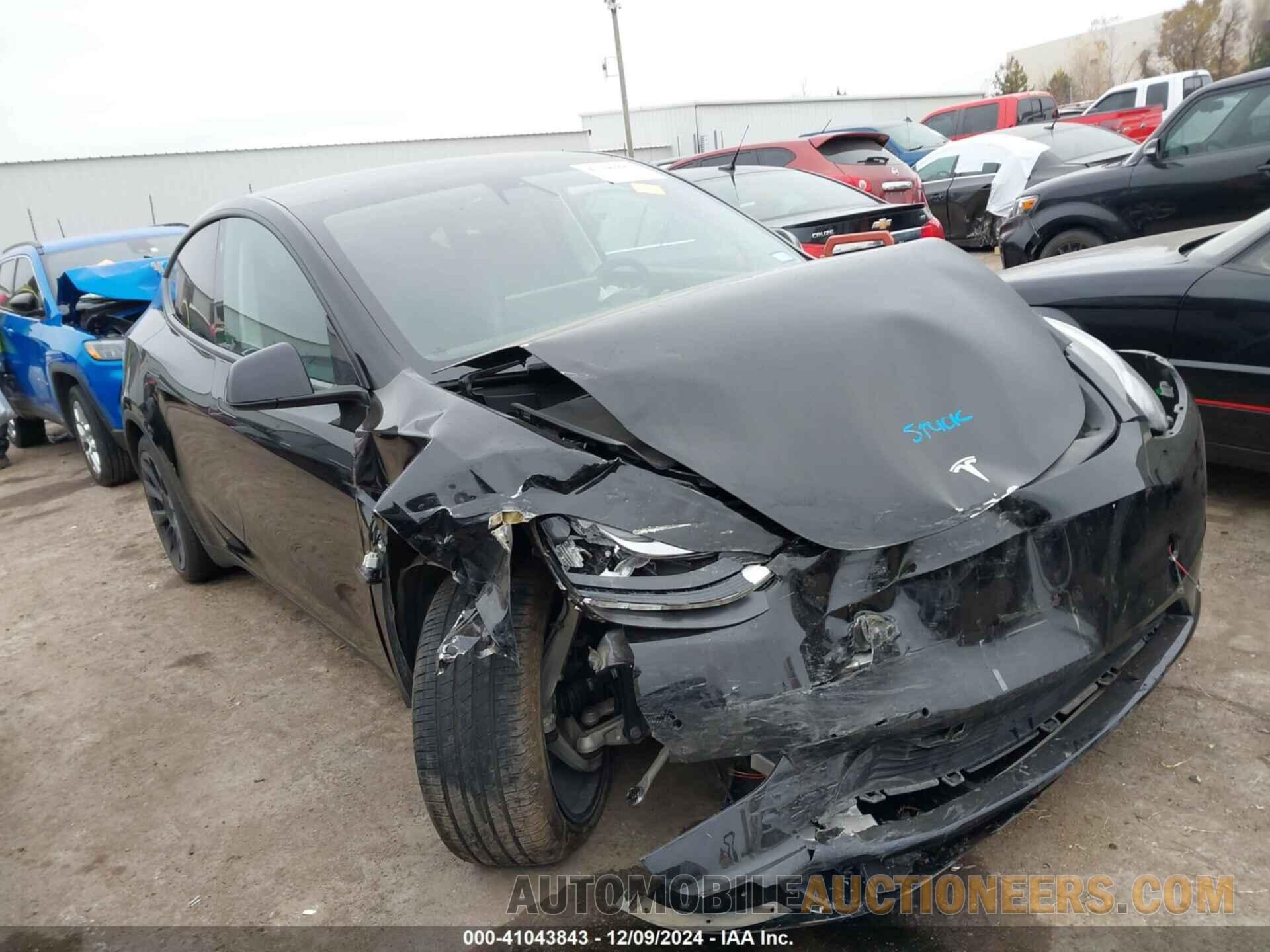 5YJYGDEE5MF137825 TESLA MODEL Y 2021