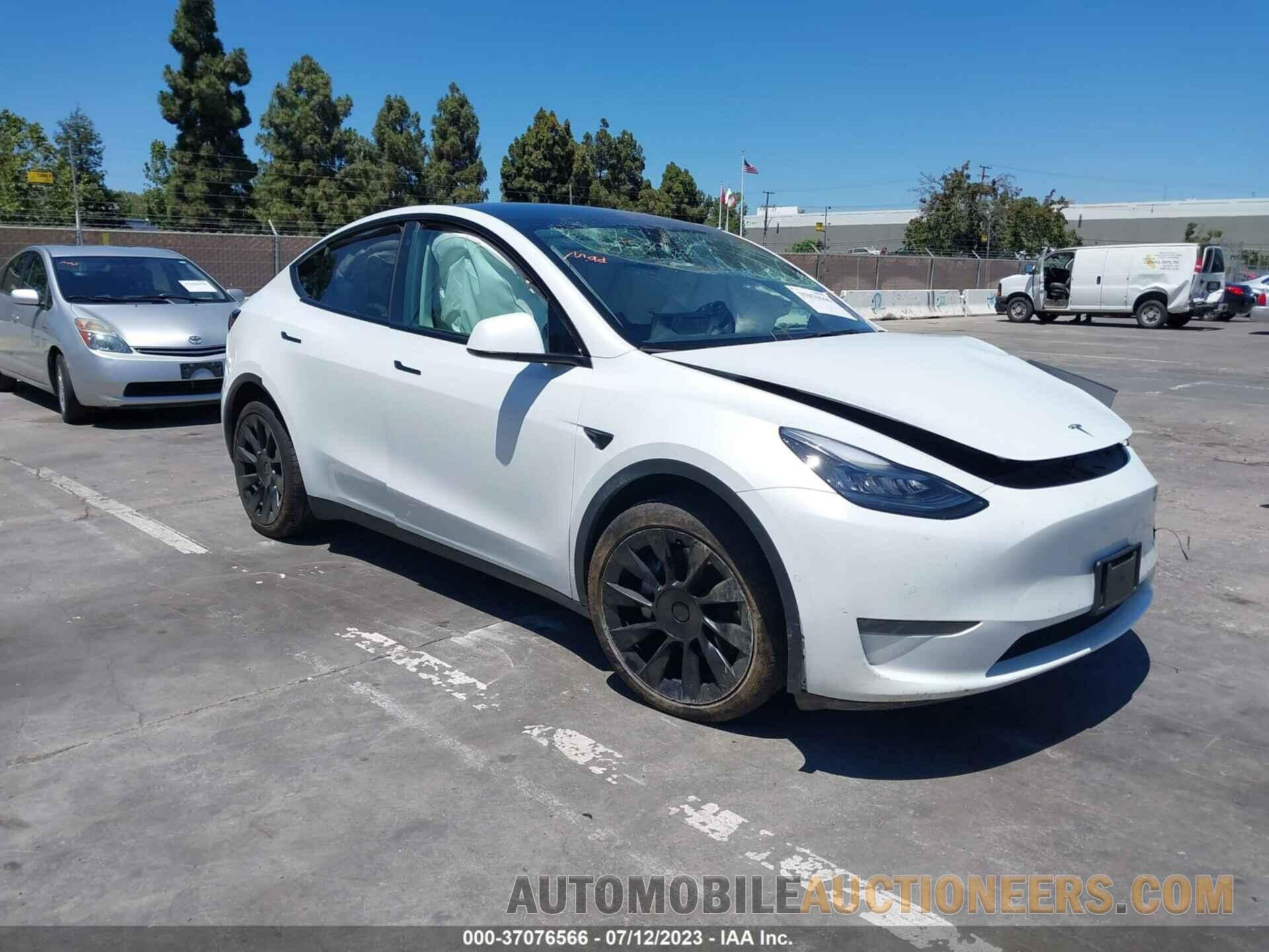 5YJYGDEE6MF093768 TESLA MODEL Y 2021