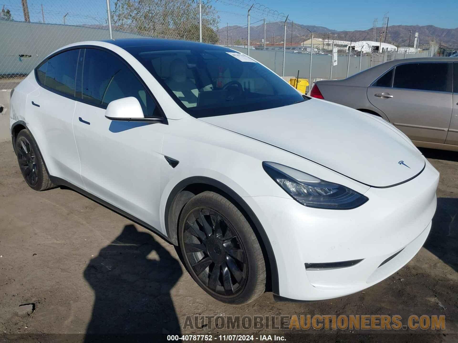 5YJYGDEE6MF098324 TESLA MODEL Y 2021