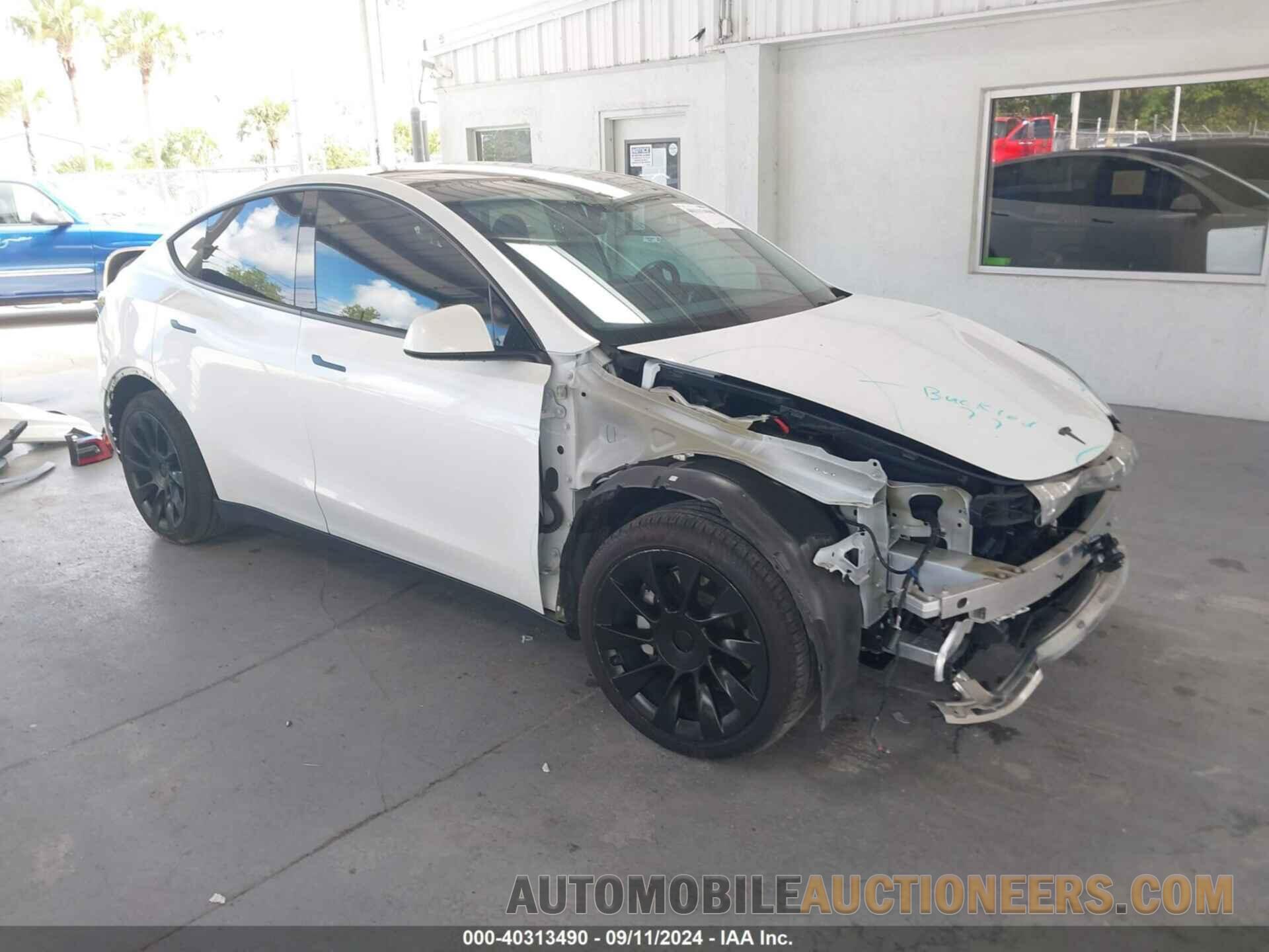 5YJYGDEE6MF111864 TESLA MODEL Y 2021