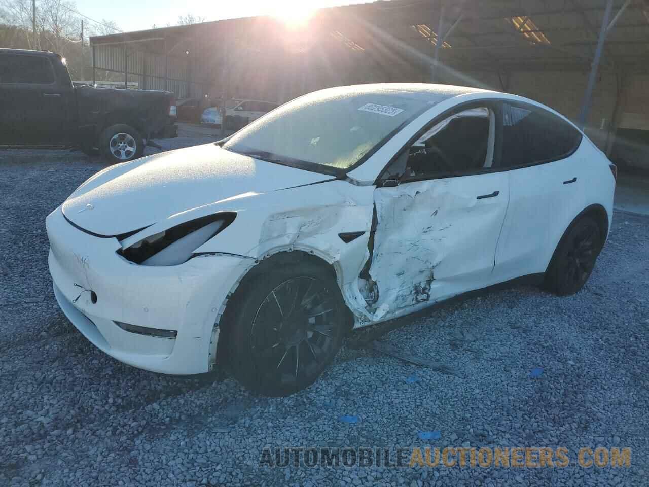 5YJYGDEE6MF137929 TESLA MODEL Y 2021