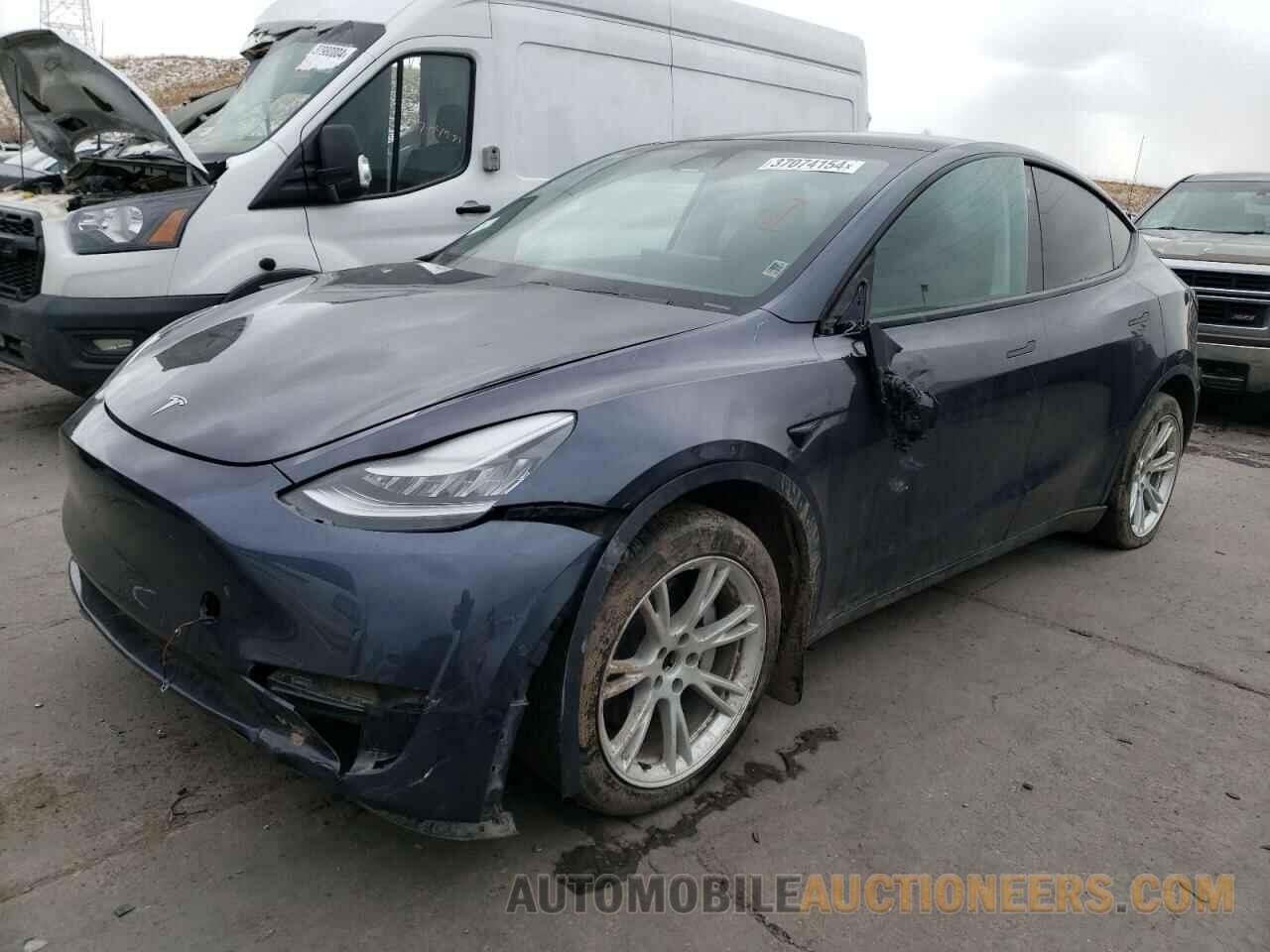 5YJYGDEE8LF016513 TESLA MODEL Y 2020