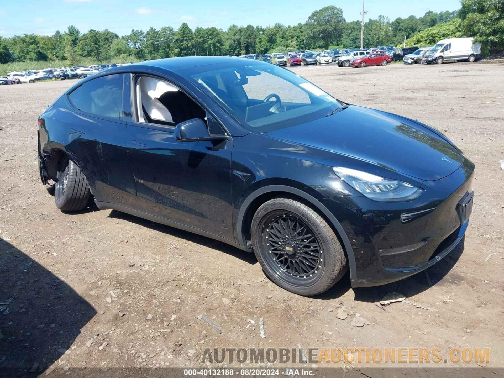 5YJYGDEE8LF027043 TESLA MODEL Y 2020