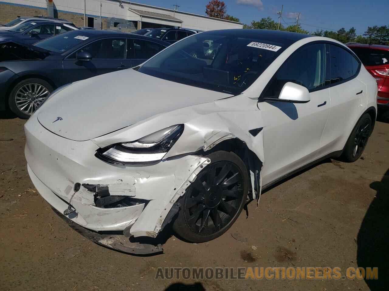 5YJYGDEE9MF087818 TESLA MODEL Y 2021