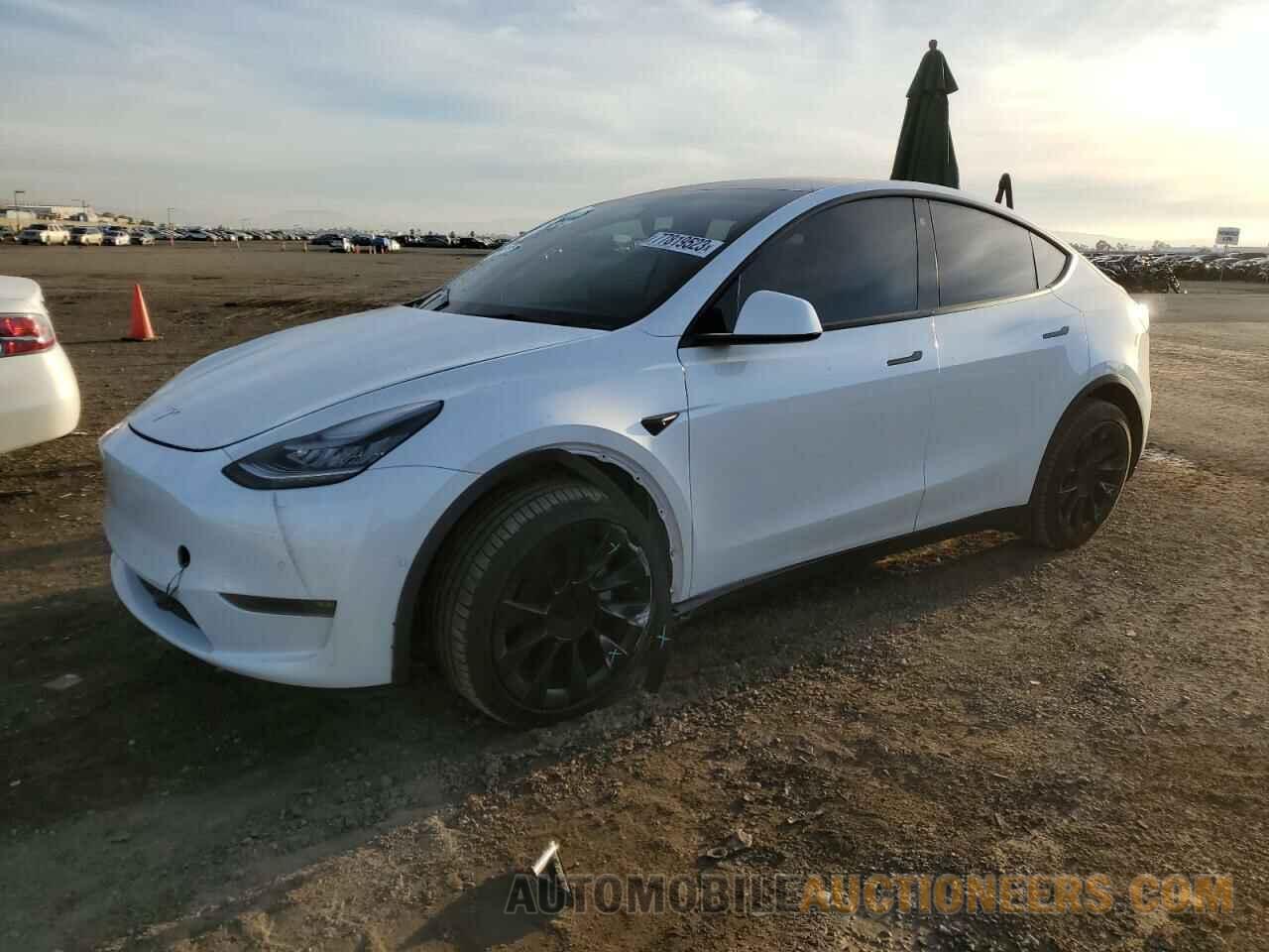 5YJYGDEE9MF090637 TESLA MODEL Y 2021